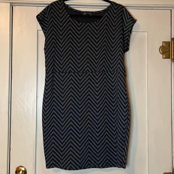 ⭐️ 3/$20 Forever 21 + BodyCon Herringbone Dress - SZ 1X - Picture 4 of 7